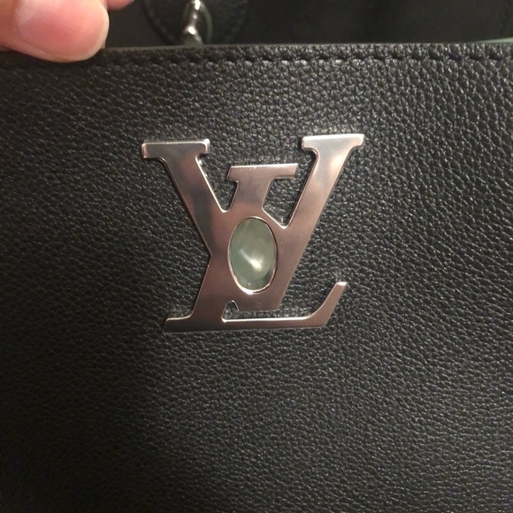 🖤✨Gorgeous Louis Vuitton Lockme Tote & Wallet✨🖤 - Picture 10 of 13